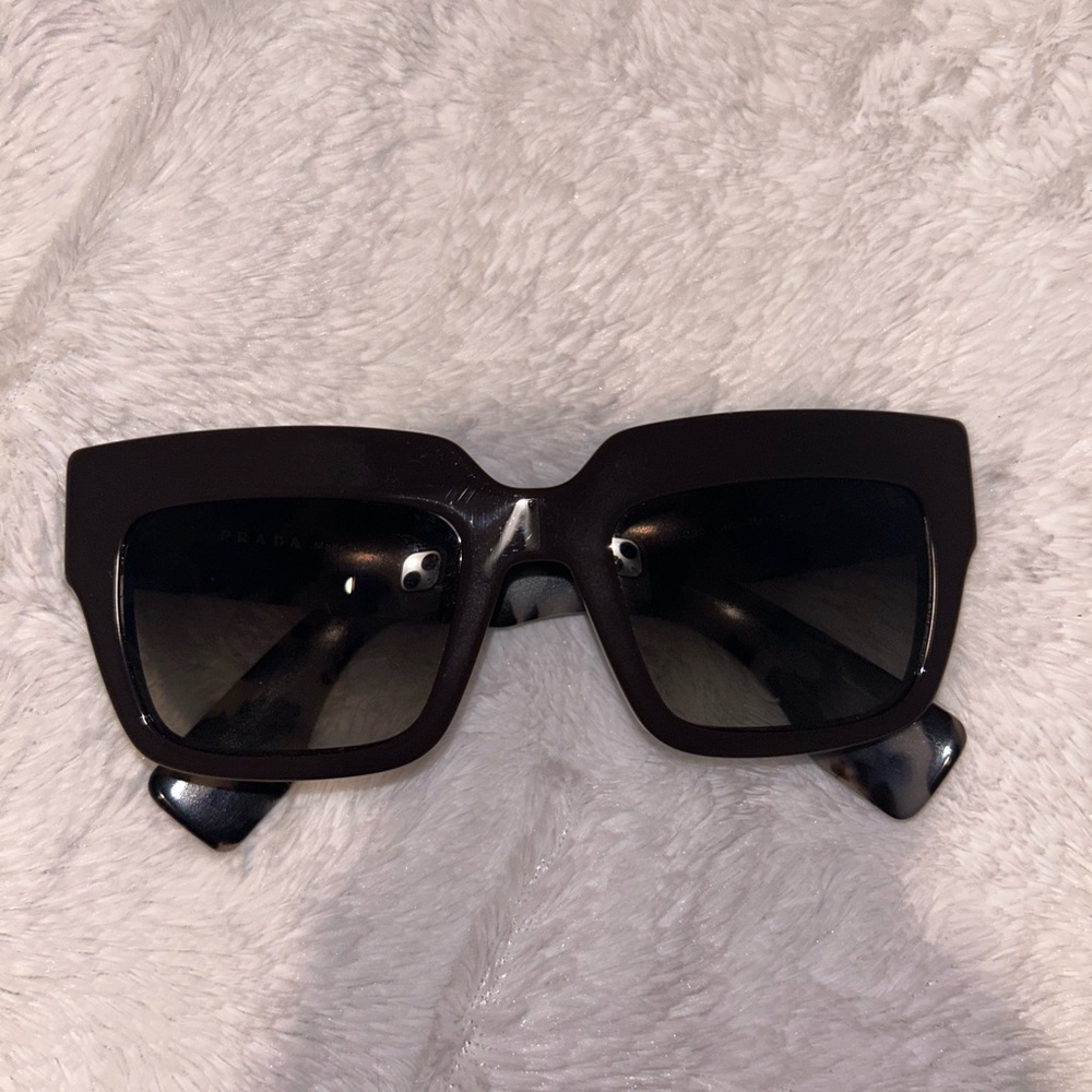 Prada Sunglasses SPR 28P